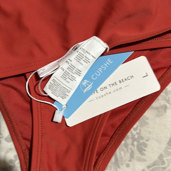 Cupshe Bikini - Picture 2 of 4